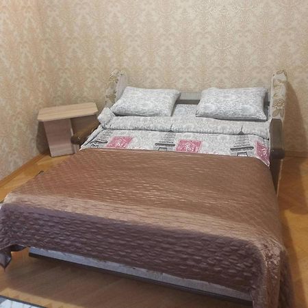 Smart Yellow Apartment-15 Хв Від Жд Вокзалу 利沃夫 外观 照片