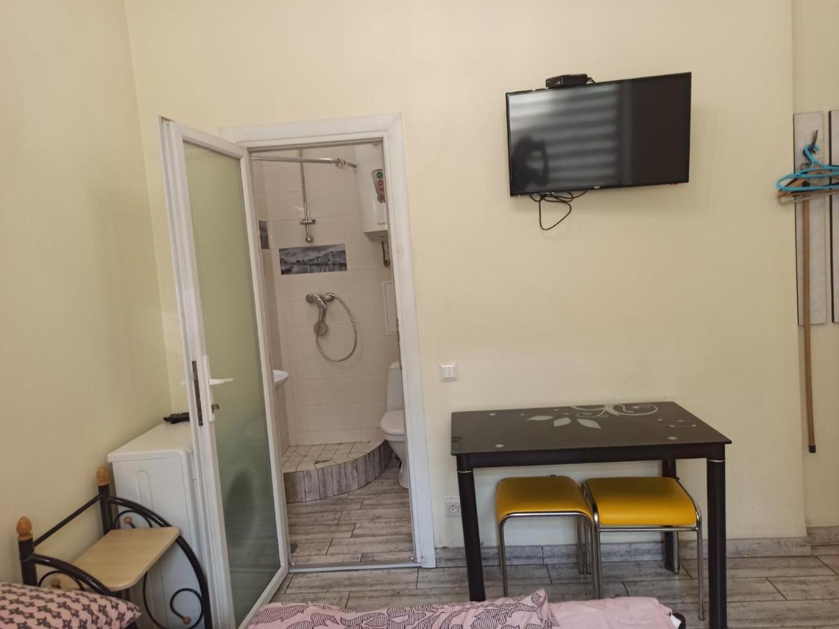 Smart Yellow Apartment-15 Хв Від Жд Вокзалу 利沃夫 外观 照片