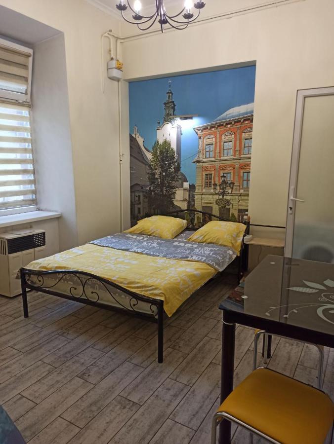 Smart Yellow Apartment-15 Хв Від Жд Вокзалу 利沃夫 外观 照片